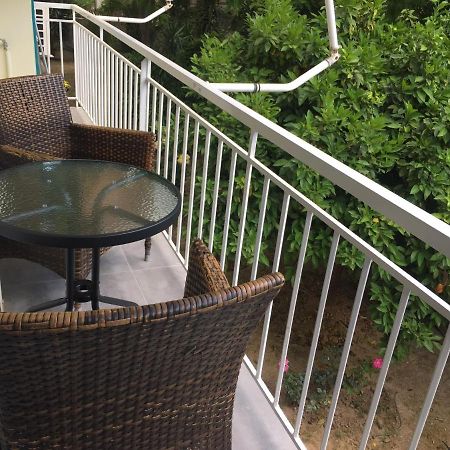 Luxury Apartment Next To The Sea Beach Atenas Exterior foto