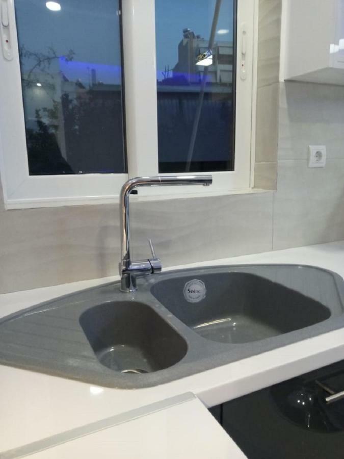 Luxury Apartment Next To The Sea Beach Atenas Exterior foto